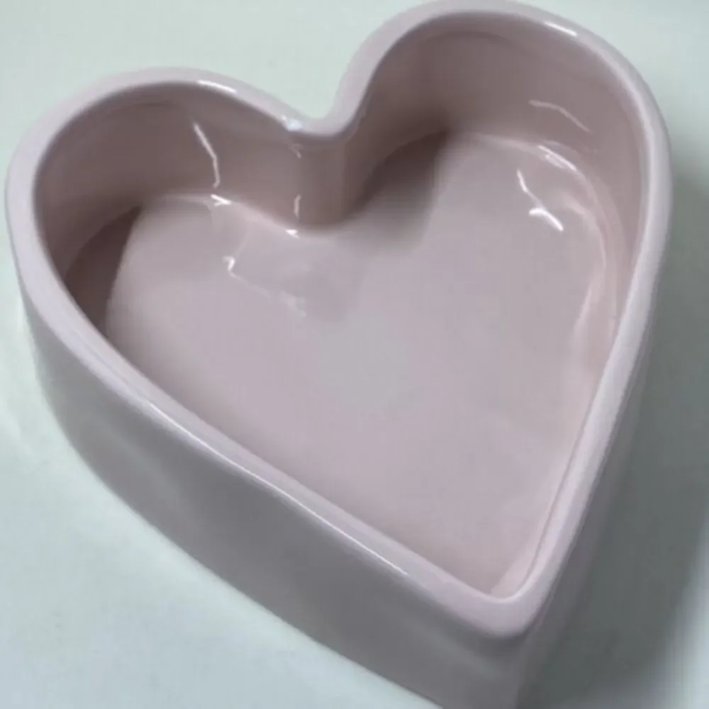 RAE Dunn HELLO PRETTY Ceramic Heart Shaped Box PINK- READ